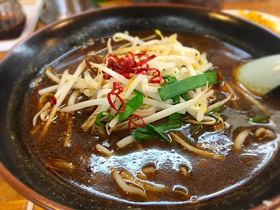 営業マンの昼ごはん 台湾ラーメン|ぽんたさん