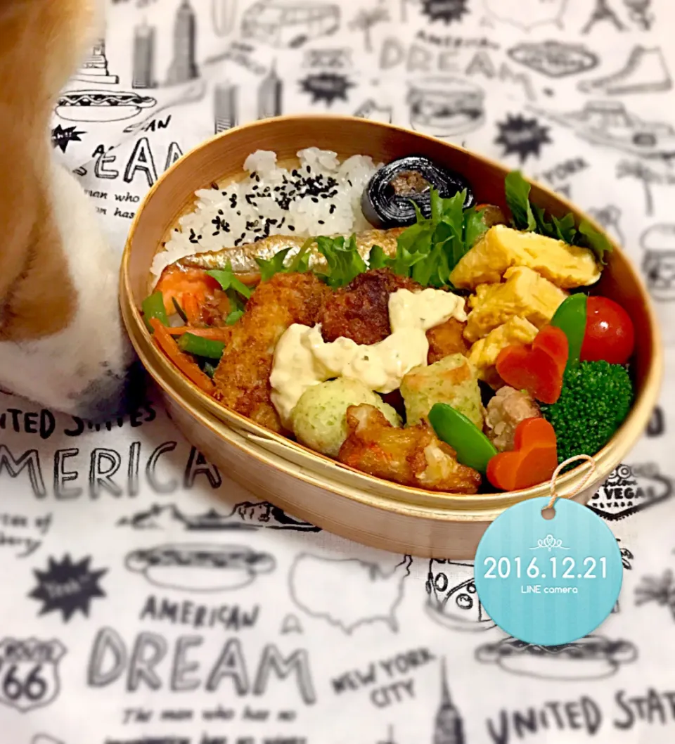 鱈のフライ
ちくわの磯辺揚げ
塩鮭
レンコンバーグ
玉子焼き
ゴボウの落とし揚げ
インゲンのおかか和え|mikiさん