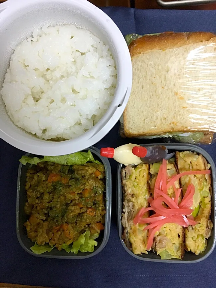 12月21日息子&ママ弁当
ドライカレー あったかご飯に乗せて
お好み焼き
ママ弁は 色々挟んだサンドイッチ|オリーブさん