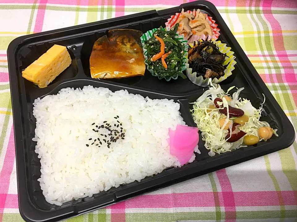 サバの照り煮レディース弁当 豊橋市宅配|Naokazu Kuritaさん