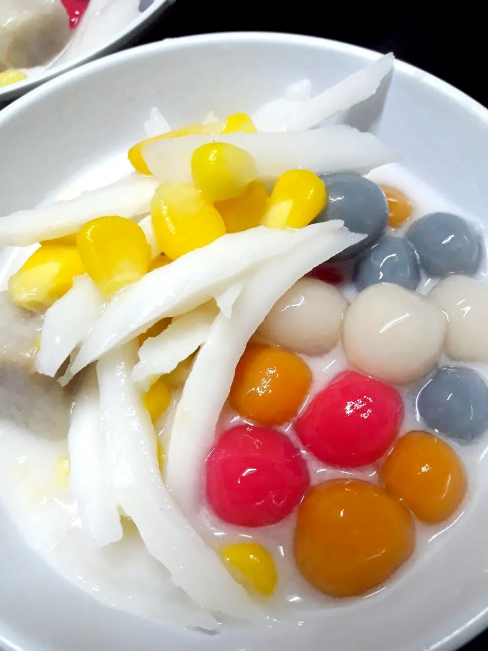 บัวลอยเผือกทรงเครื่อง (Taro Ball in Coconut Milk)|Jeab Lertさん