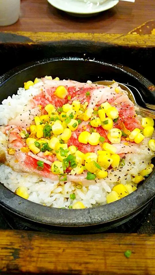 Pepper Beef rice in Stone Pot|Mariano Ngさん