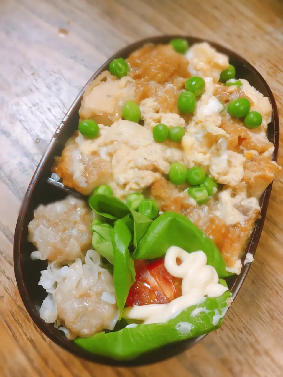 今日のお弁当
・昨日のザンギ残りで  
    唐揚げ親子
・焼売
・サラダ菜|akiさん