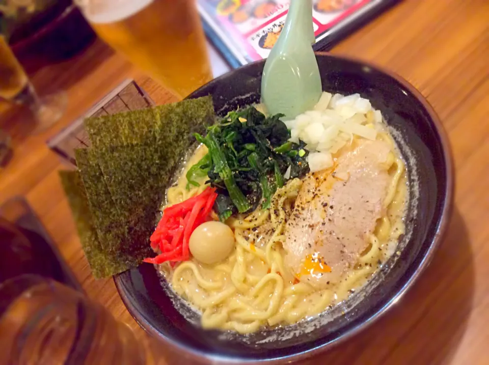 Snapdishの料理写真:締めのラーメン  横浜家系 壱角屋|Takeshi  Nagakiさん