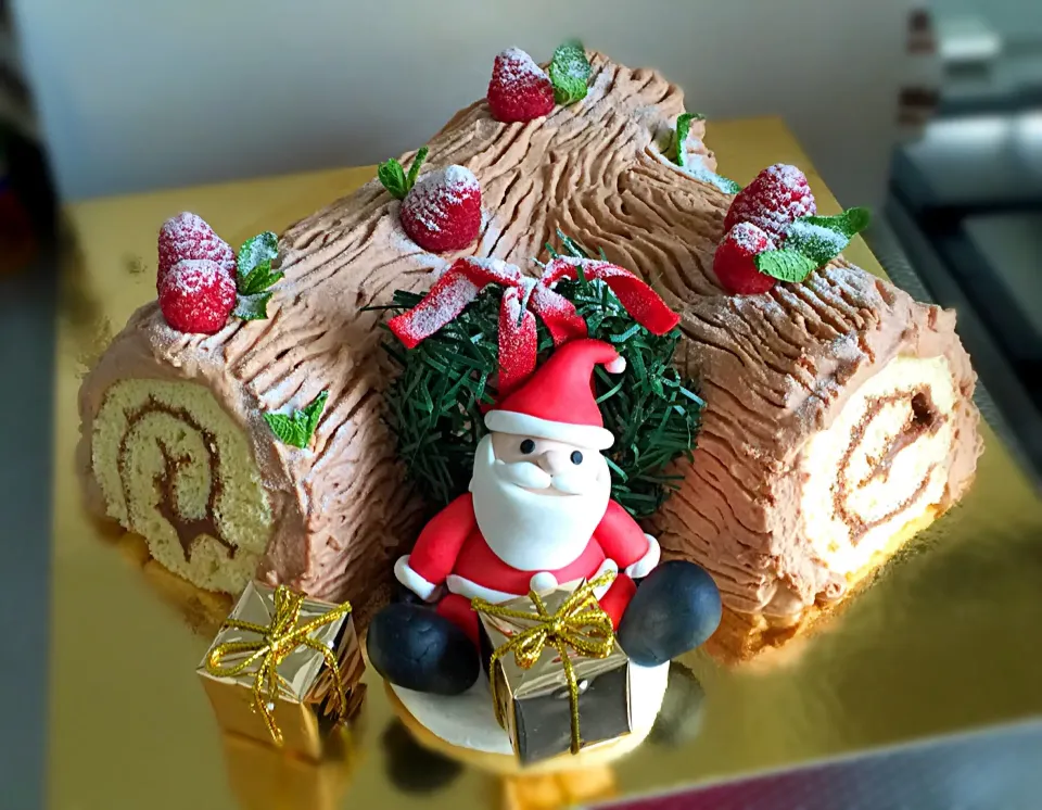 Christmas cake with fondant Santa Claus|Lie Lie Chongさん