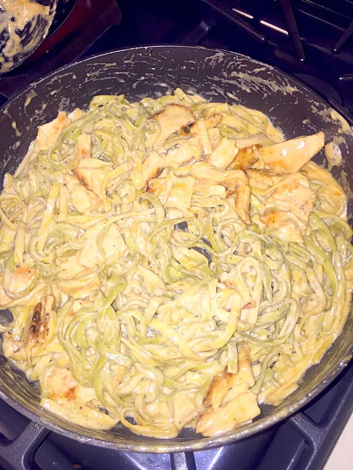 Chicken fettuccine Alfredo|Dina Beeさん