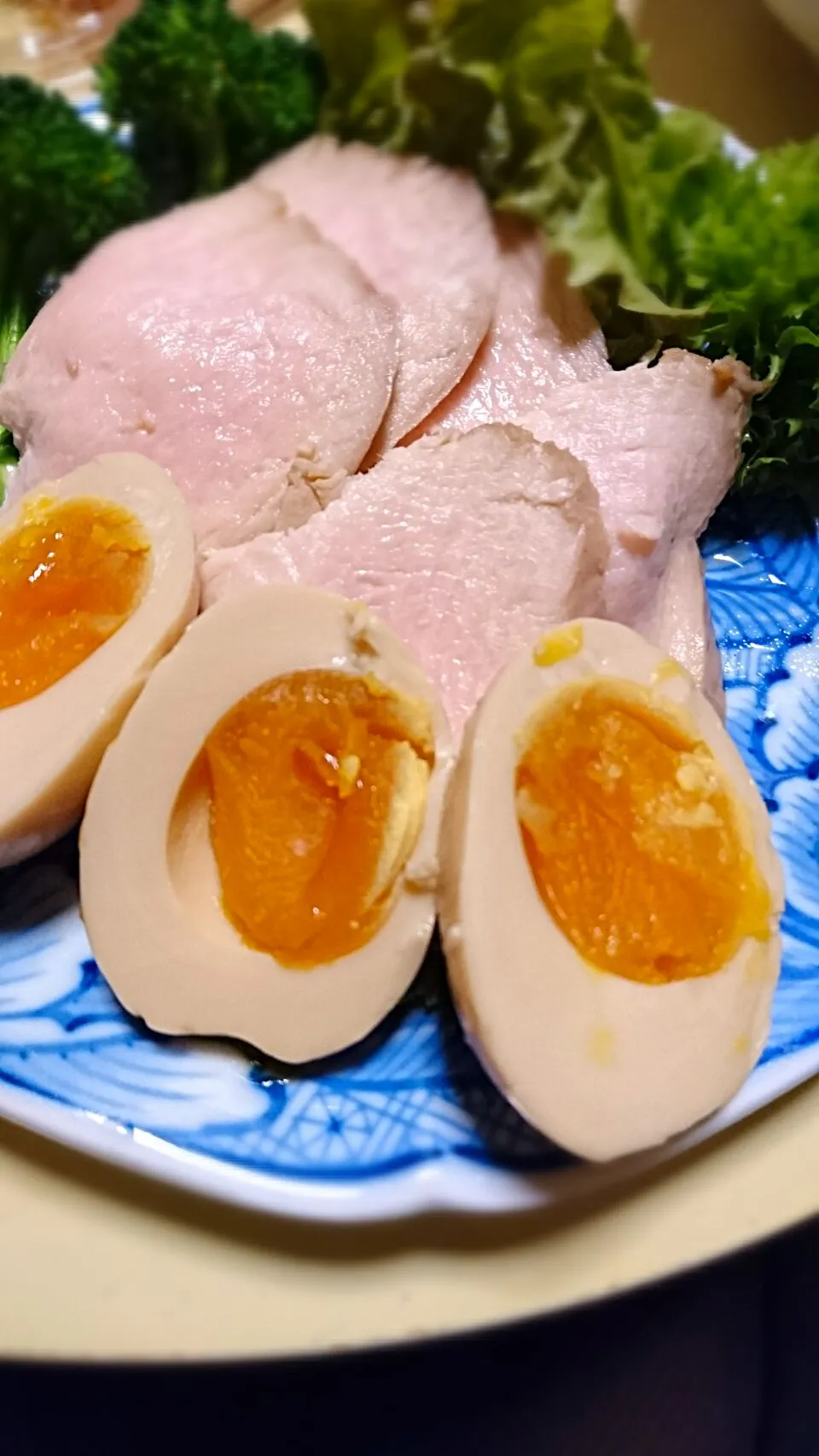 Snapdishの料理写真:常備菜の鶏チャーシューと漬け卵|おさかなさん