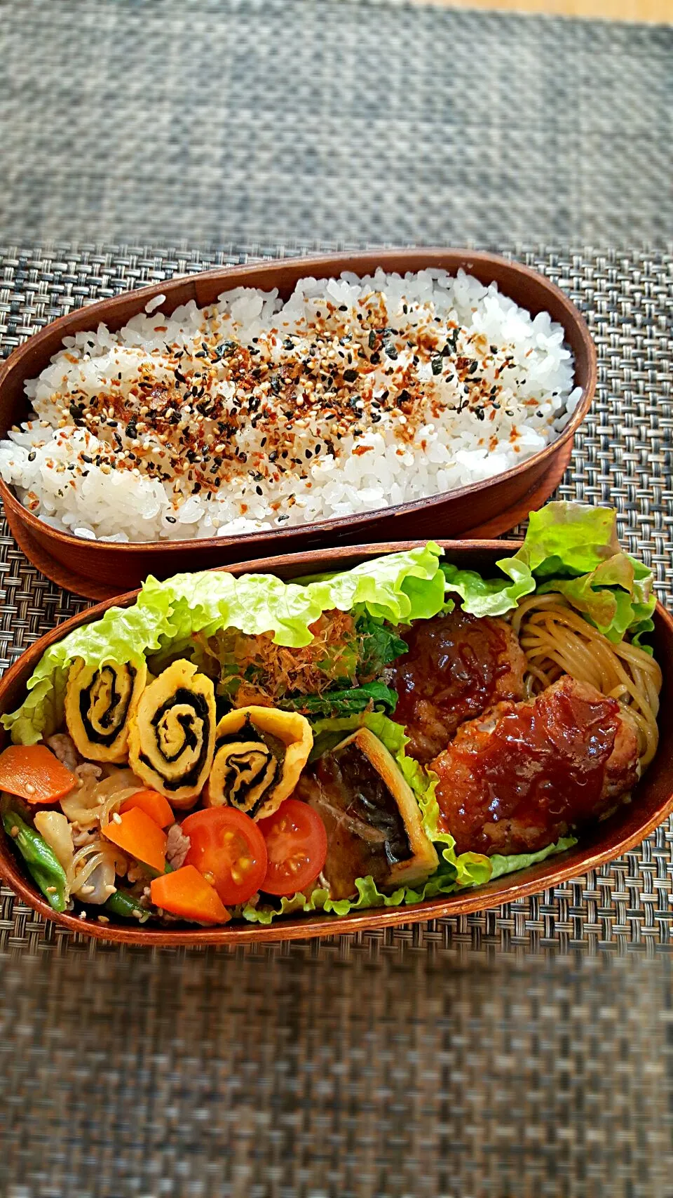 今日のお弁当🎵　ハンバーグだよー🎅🎅🎅|クッキングオヤジさん