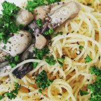 オイスターオイル漬け乗せペペロンチーノ🎵