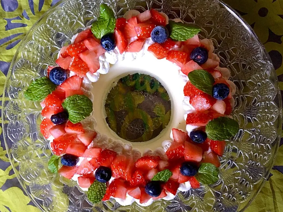 Snapdishの料理写真:✨PANNA COTTA christmas wreath...ミルクプリンのクリスマスリース✨|🌺Sanntina🌺さん