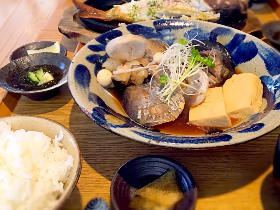 糸満漁民食堂のマグロ目玉煮付け定食|くぅ♪さん