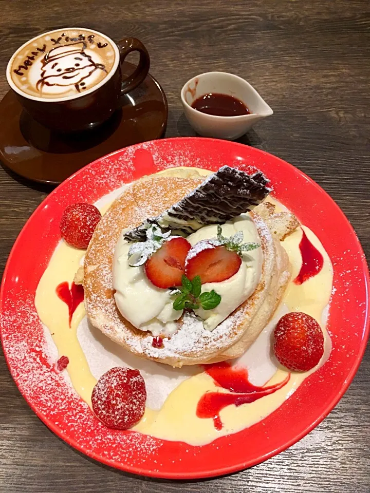 Snapdishの料理写真:ラニカフェさんにて  カフェモカ&あまおうパンケーキ🍓|ナナさん