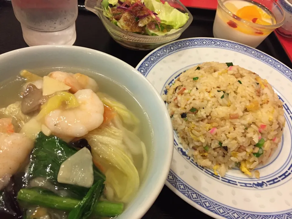 炒飯・麺チョイスセット
五目炒飯（大盛り）・海老麺|まさとさん