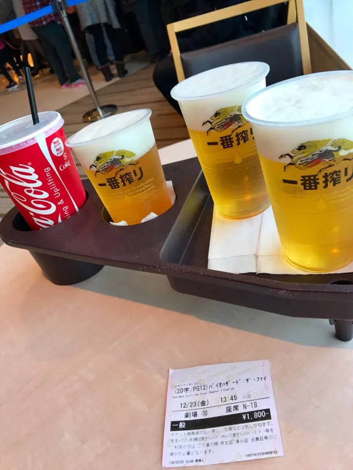 ✨バイオハザードで乾杯っ🍻✨|中さんさん