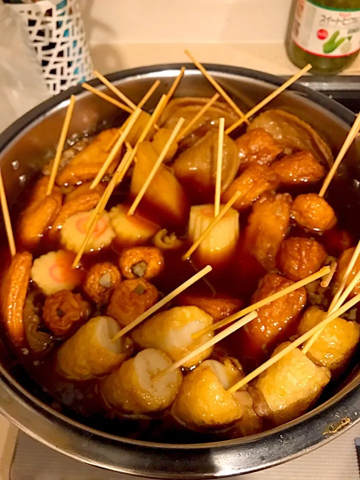 ＊静岡おでん＊ 黒い出汁が特徴のおでん🍢 ひたすら煮込みます😊|ゆたんさん