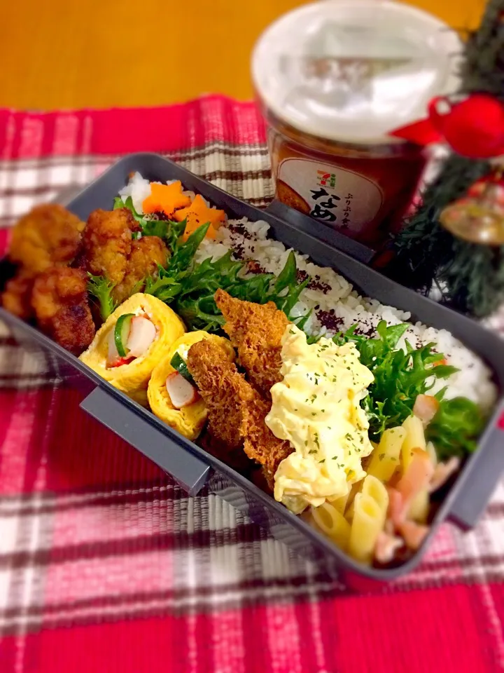 Snapdishの料理写真:息子君弁当🎶
カレー風味唐揚げ
海老フライ
玉子焼きポケット（カニカマ）
ペペロンチーノペンネ|BooBooさん