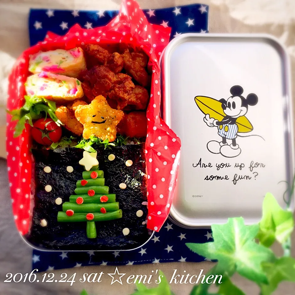 クリスマスツリーと唐揚げ弁当|えみぃさん