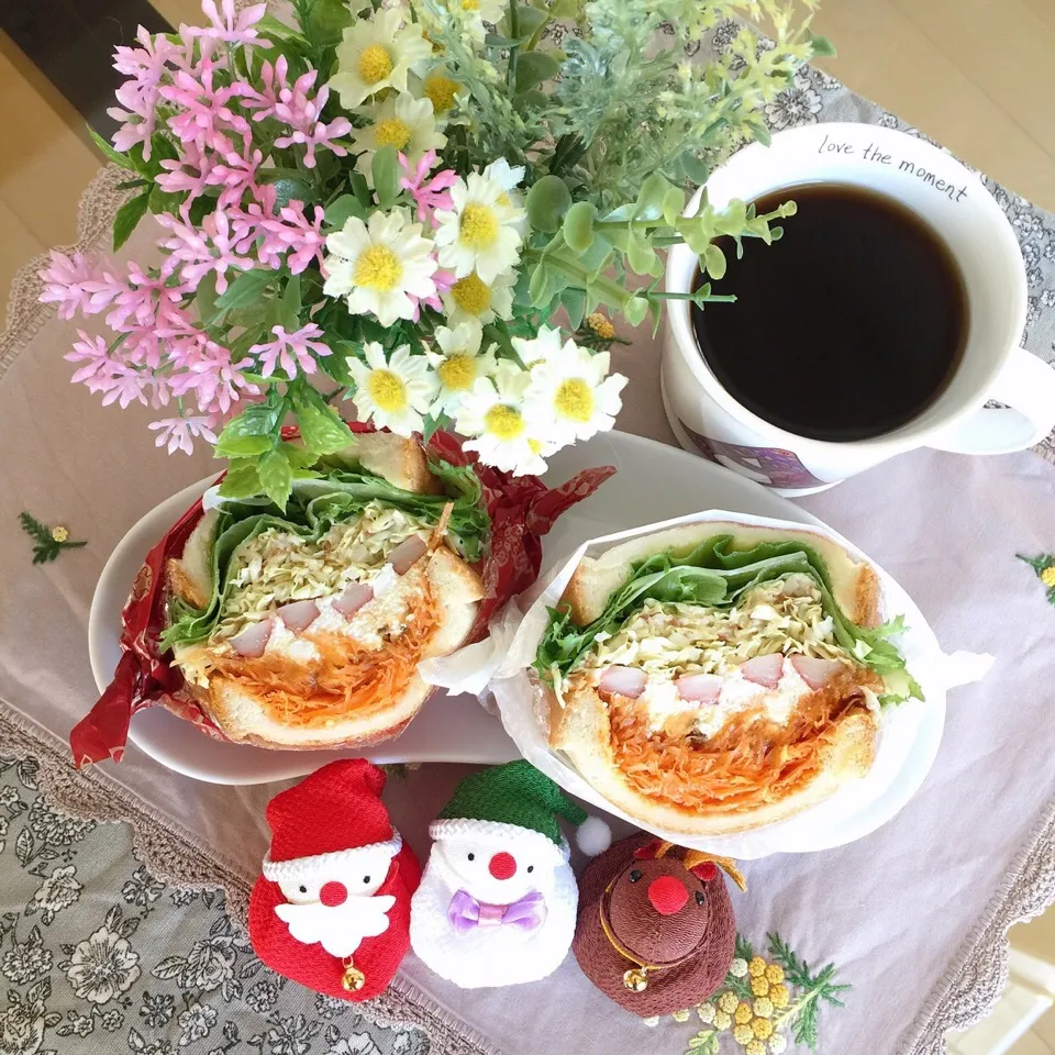 12/24❤︎カニかま&カッテージチーズカレーがけamoサンド❤︎|Makinsさん