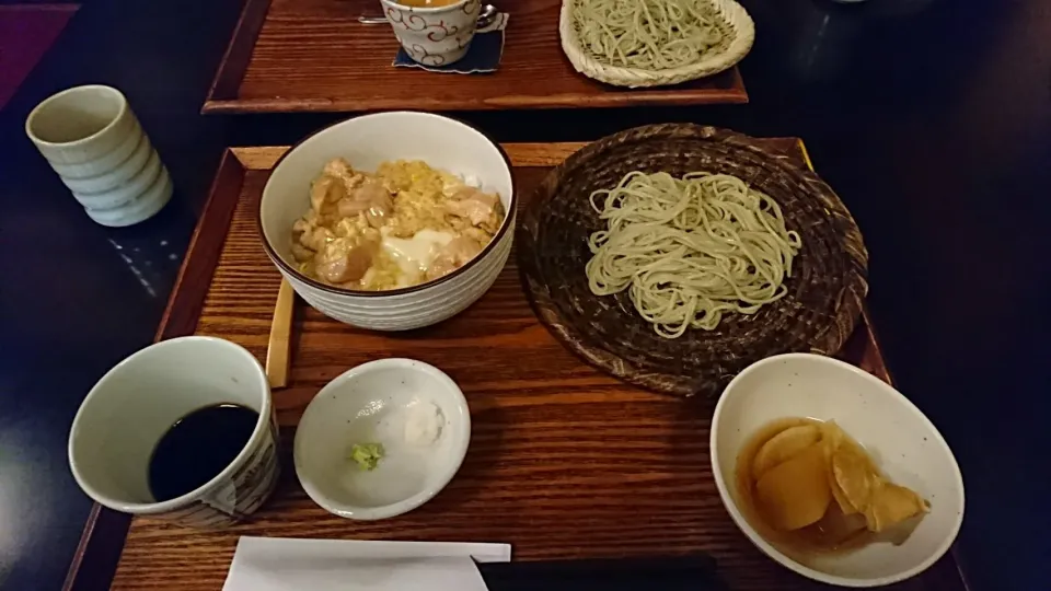 青二才 特製親子丼と蕎麦のセット|ミナミ ヒロヤさん