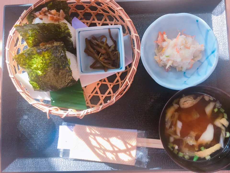 おにぎり定食  大山千枚田  棚田カフェ|山岡 未知さん