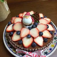 Snapdishの料理写真:今年のクリスマスケーキはチョコケーキ🎄|ひろっちさん