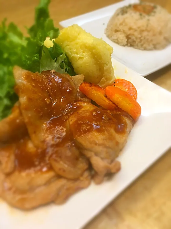 garlic pork saute,mash potato&butter garlic rice|めがねりんごさん