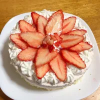 苺ムースケーキを作ってみました🎄|kanさん