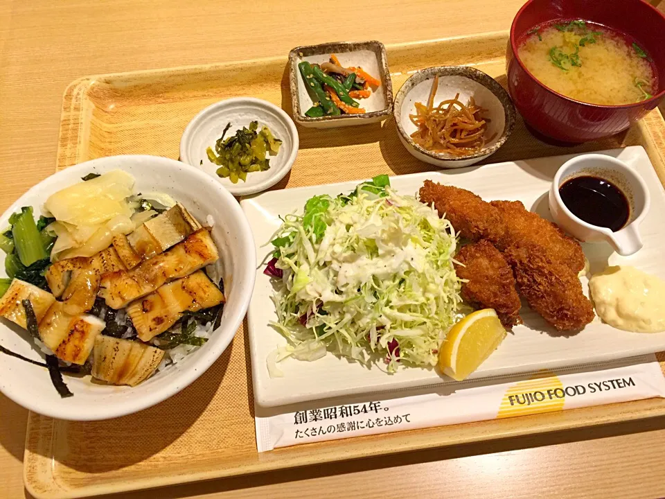 Snapdishの料理写真:広島産大粒カキフライと焼あなご飯定食|T. Wonderさん