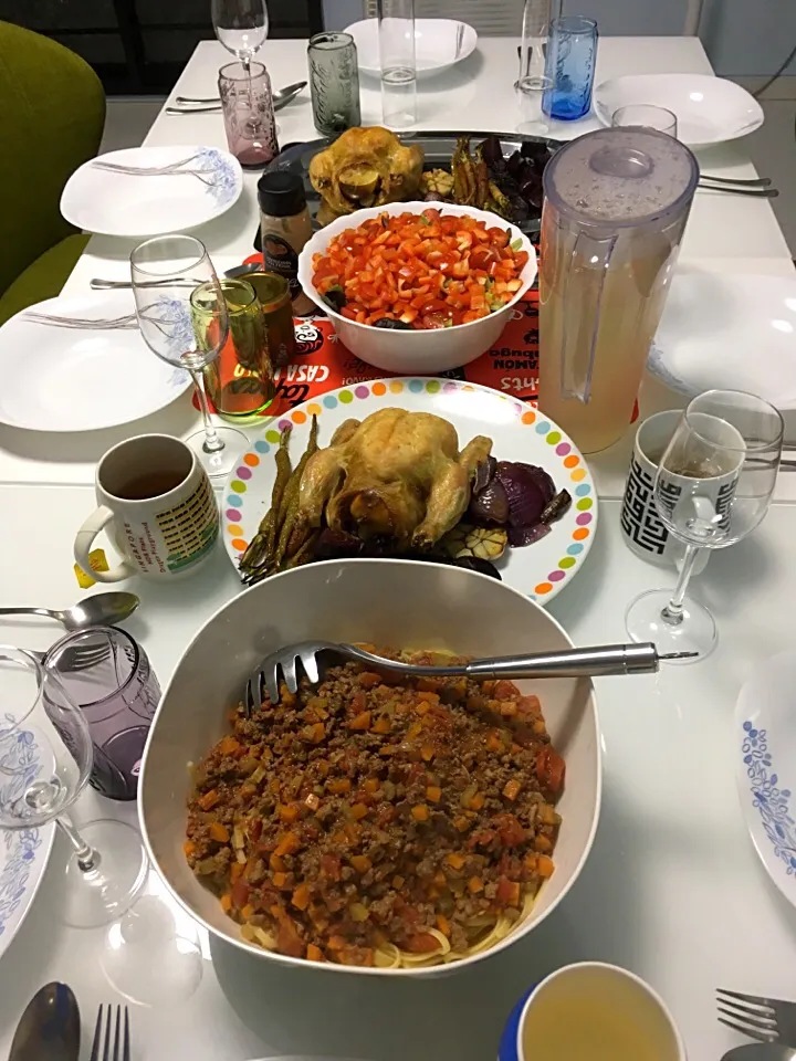 Pasta bolognaise, roast chicken with root vegetables, salad with two dressings.|Ong Sor Fernさん