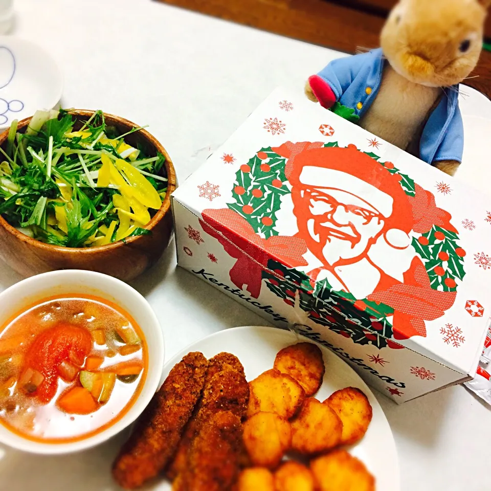 Snapdishの料理写真:Xmasdinner🎄⛄ #ケンタッキー食べよう ✱セロリとイカくんのマリネサラダ ✱ミネストローネ|みにゃんさん