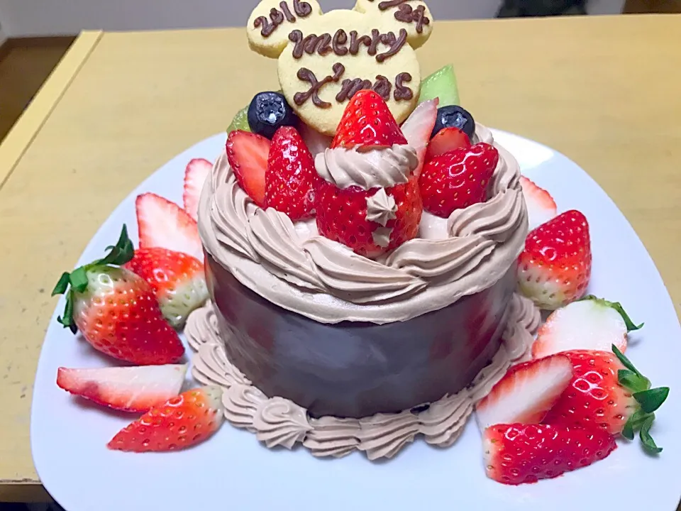 Snapdishの料理写真:イチゴ増し増しのクリスマスケーキ(乳成分不使用！)|café cou couさん