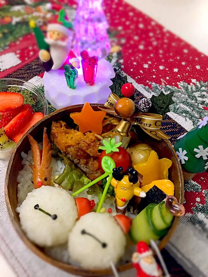 #クリスマスお弁当 
ベイマックスサンタさん🎅|Yuki Kawasumiさん