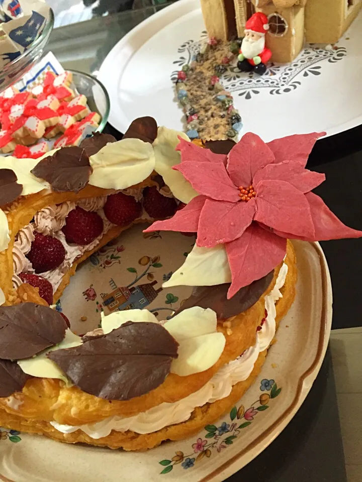 ポインセチアのパリブレスト#クリスマス#シュークリーム#ケーキ|休日限定ままさん