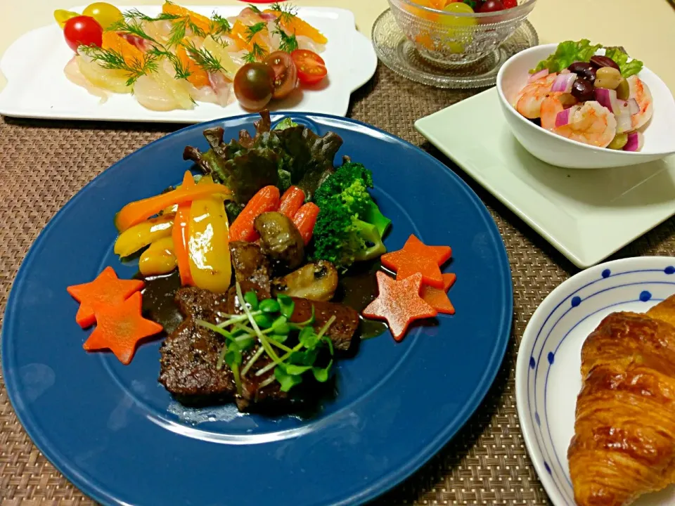 X'masのdinnerは、和牛ヒレ肉ステーキ💕　　　
(ソースはバターと醤油)|vege食堂さん