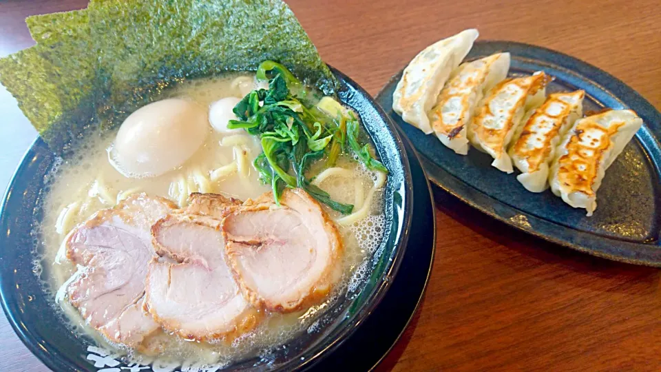 MAXラーメン🍜と餃子|じょうさん