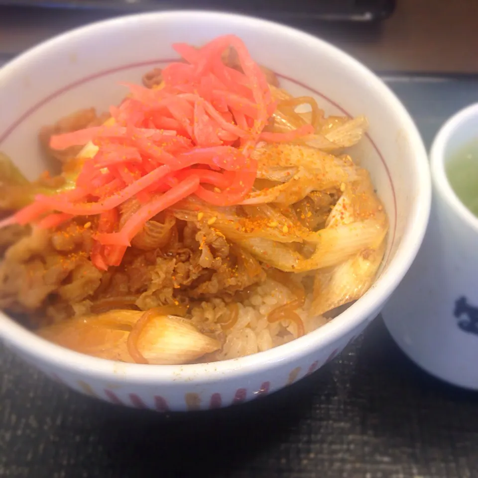 なか卯
牛丼🍴|しのてらさん