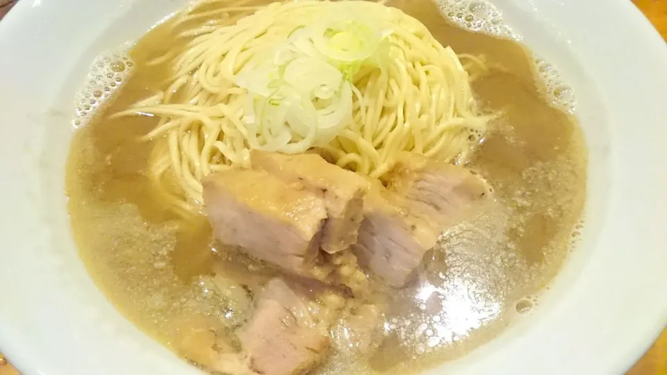 Snapdishの料理写真:自家製麺 伊藤 赤羽店 の 肉そば(中) ＠16142|大脇さん