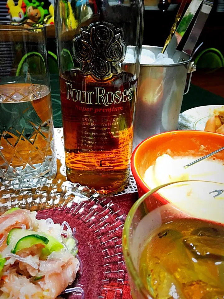 チーズフォンデュ✨
生ハムのマリネ風サラダ✨

大好きなFour Roses  プラチナ💖|七味さん