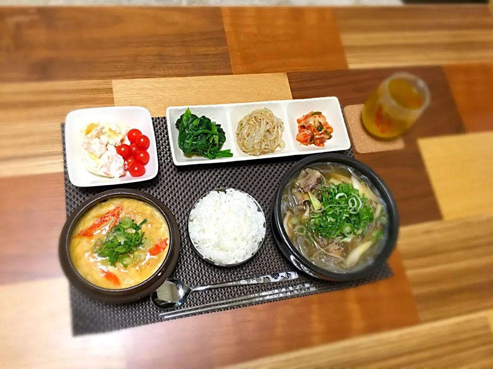 Snapdishの料理写真:コリコムタン
ケランチム
ナムル2種
キムチ
マカロニサラダ#スタミナ料理 #韓国料理 #温まる|ぼんぼんさん