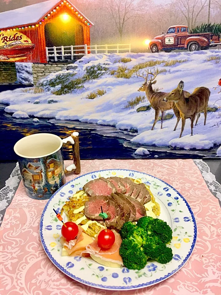 クリスマス🎄ディナー🥂   シローさんのタリアータを作ってみました🍖|きゅうちゃんさん