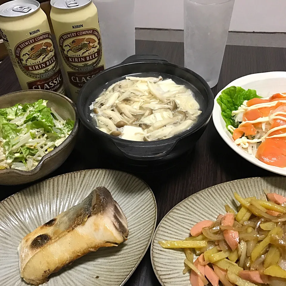 Snapdishの料理写真:2016.12.25 鰤の塩焼き🍻🍻🍻|ゆみずさん