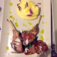 Grilled lamb on spinach bed with smashed potatoes and parsley oil drop|tarallaさん