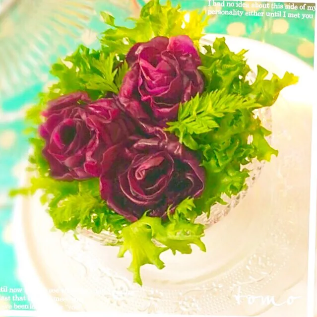 Snapdishの料理写真:izoomさんの料理 バラのアミューズ 紫キャベツのピクルス 🌹 【Amuse bouche of roses made of red cabbage pickles】|ともさん