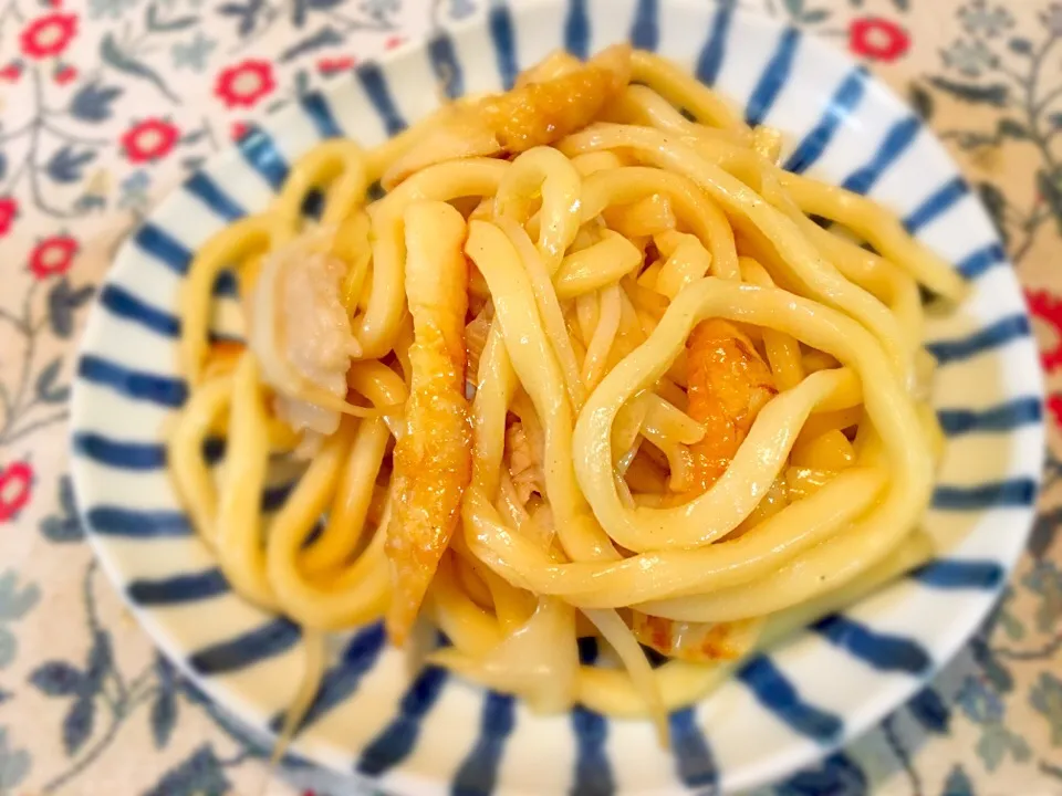 今日は質素に焼きうどん|ともえさん