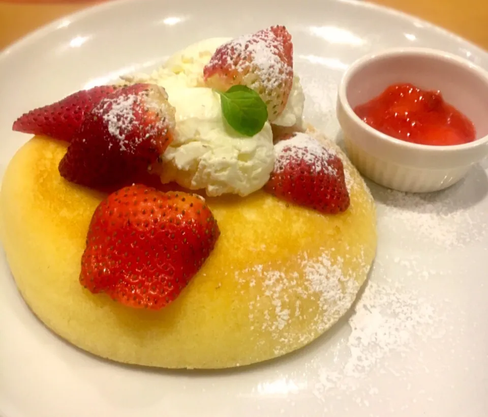 Snapdishの料理写真:いちごとマスカルポーネのパンケーキ♡ #ガスト|(*´｀*)さん