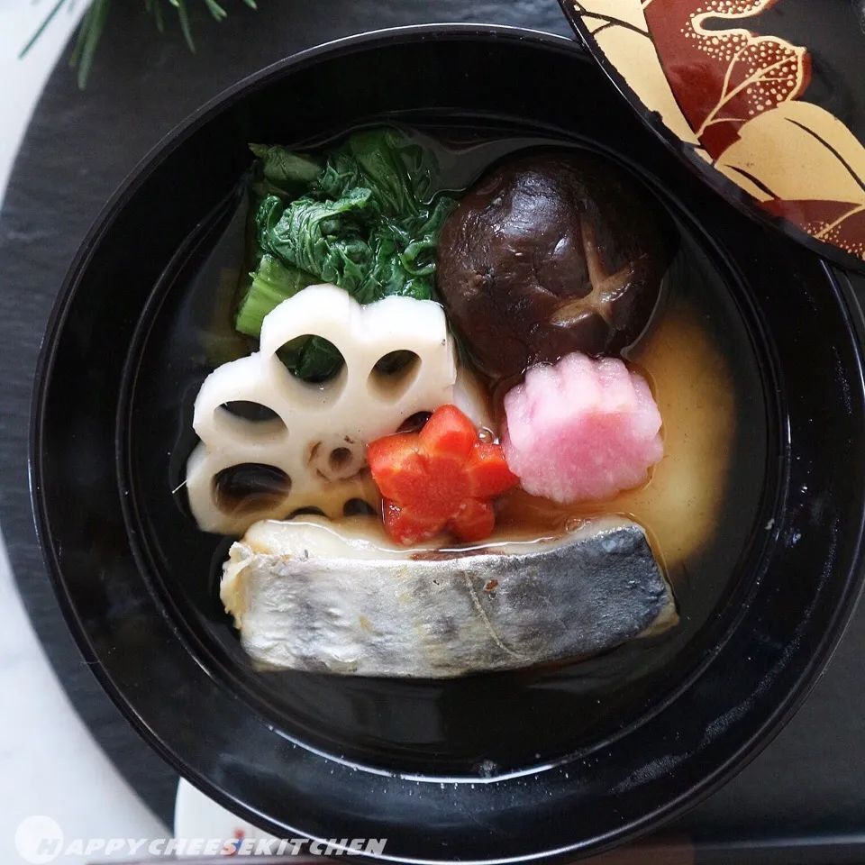 Snapdishの料理写真:#博多雑煮  私が住んでいる「#博多 」では、昔から 博多雑煮をお正月にいただきます。あご出し。|chieさん