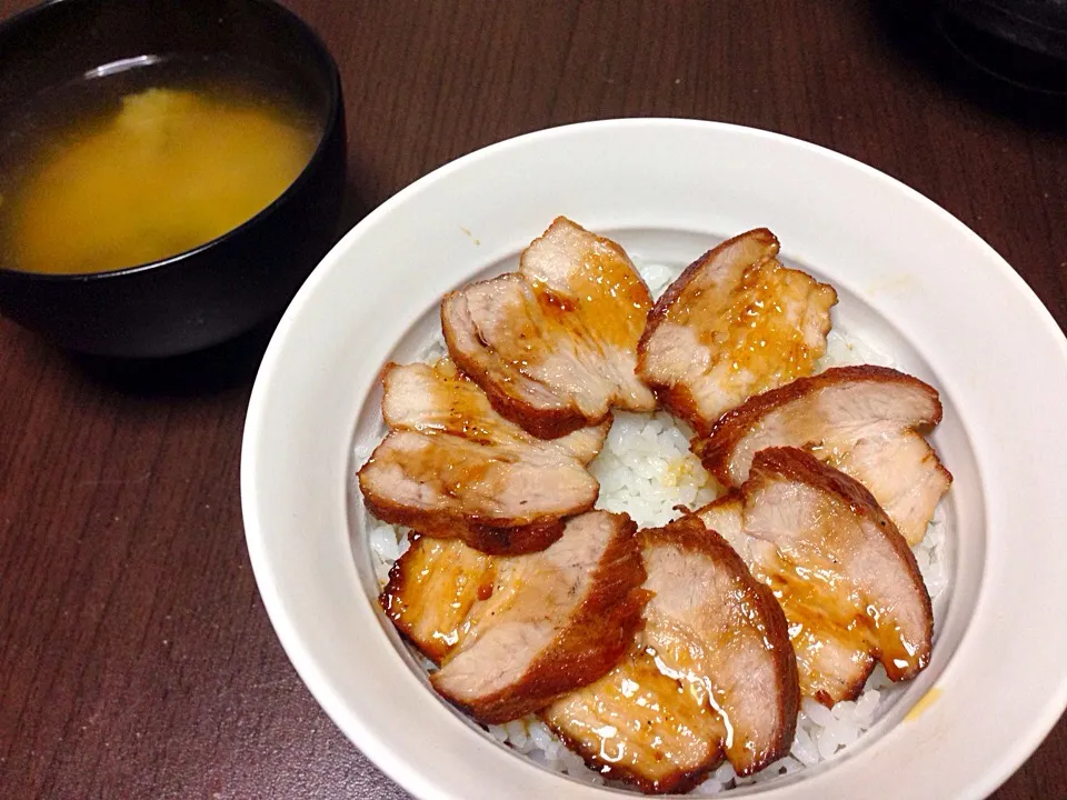 焼豚丼|こんこんさん