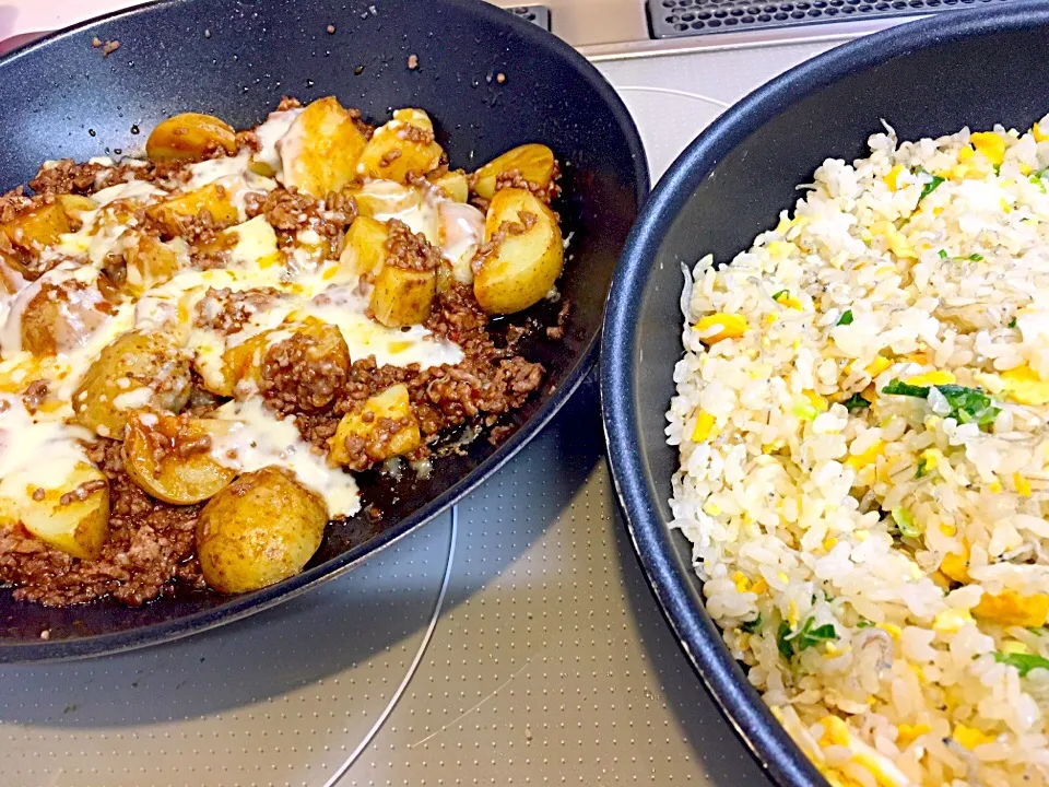 Snapdishの料理写真:ジャコチャーハンとじゃがチーズ焼き♥️|aromapiyoさん