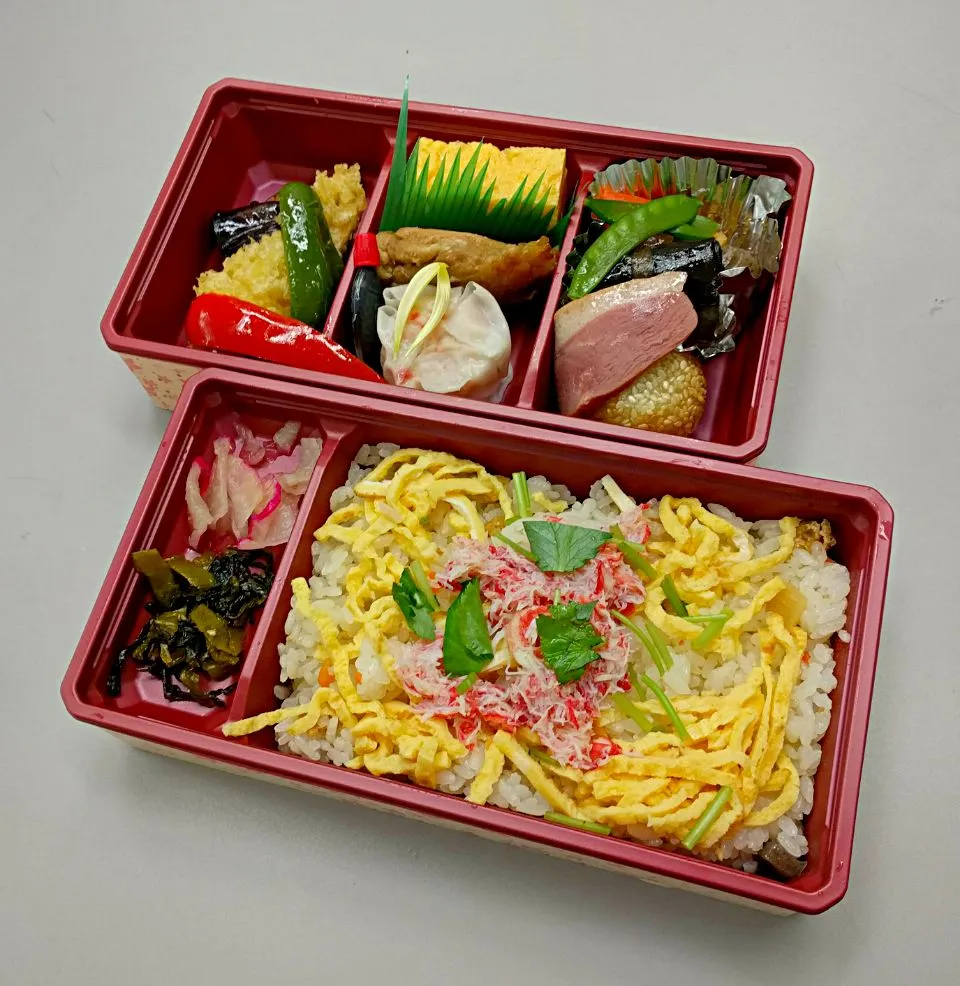 12月28日は仕事納めの仕出し弁当です😁
蟹めし弁当！|ニッパーさん