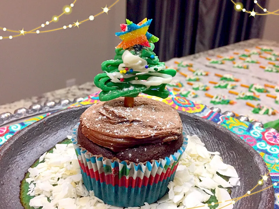 🎄Gluten Free Chocolate Cupcake🎄
My 8 year old made it!  💜|The Reinhartsさん